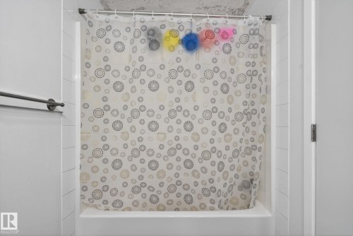 1724 37 Street, Edmonton, AB - Indoor Photo Showing Bathroom