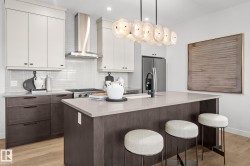 2331 MUCKLEPLUM Way  Edmonton, AB T6X 3J9