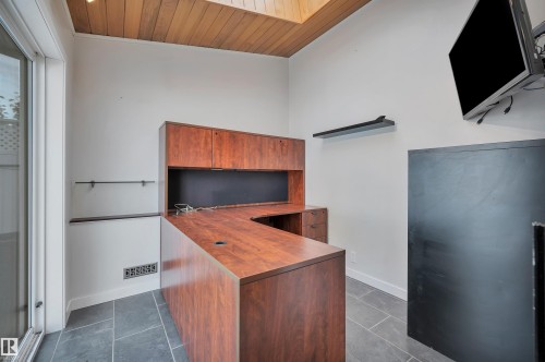 3410 135A Avenue, Edmonton, AB - Indoor Photo Showing Other Room