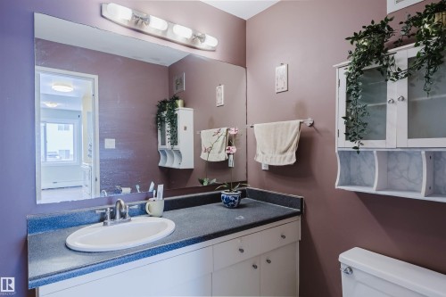 201 11450 40 Avenue, Edmonton, AB - Indoor Photo Showing Bathroom