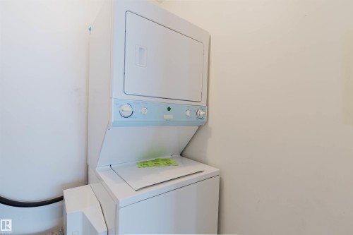201 11450 40 Avenue, Edmonton, AB - Indoor Photo Showing Laundry Room
