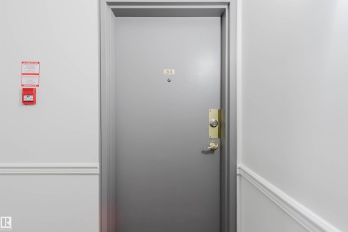 201 11450 40 Avenue, Edmonton, AB - Indoor Photo Showing Other Room