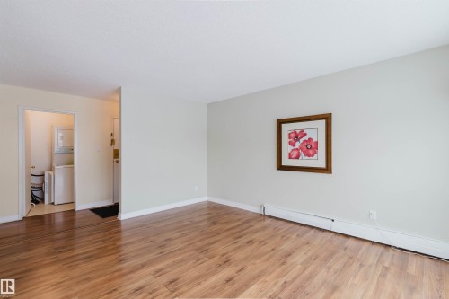 201 11450 40 Avenue, Edmonton, AB - Indoor Photo Showing Other Room