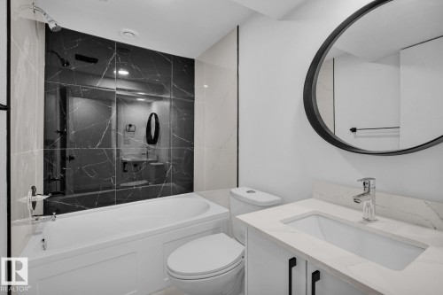 5803 136 Avenue, Edmonton, AB - Indoor Photo Showing Bathroom