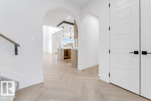 16724 34 Avenue, Edmonton, AB - Indoor Photo Showing Other Room