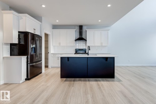 3719 42 Avenue, Beaumont, AB - Indoor Photo Showing Kitchen