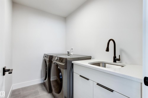 2-8343 Saskatchewan Drive, Edmonton, AB - Indoor Photo Showing Laundry Room