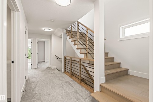 2-8343 Saskatchewan Drive, Edmonton, AB - Indoor Photo Showing Other Room