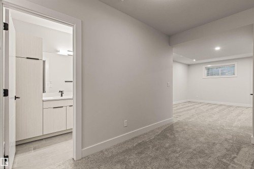 2-8343 Saskatchewan Drive, Edmonton, AB - Indoor Photo Showing Other Room