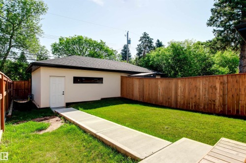 2-8343 Saskatchewan Drive, Edmonton, AB - Outdoor