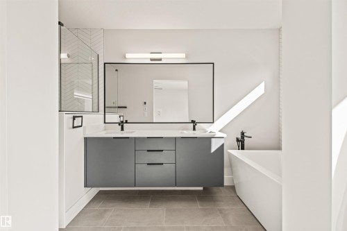 2-8343 Saskatchewan Drive, Edmonton, AB - Indoor Photo Showing Other Room