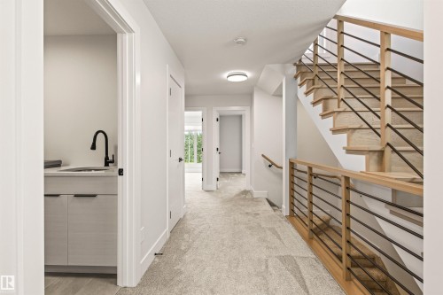 2-8343 Saskatchewan Drive, Edmonton, AB - Indoor Photo Showing Other Room