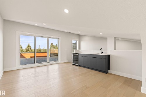 2-8343 Saskatchewan Drive, Edmonton, AB - Indoor