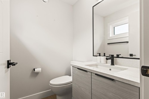 2-8343 Saskatchewan Drive, Edmonton, AB - Indoor Photo Showing Bathroom