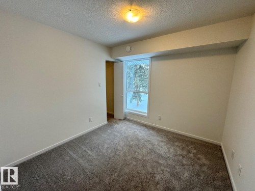 23 3111 142 Avenue, Edmonton, AB - Indoor Photo Showing Other Room