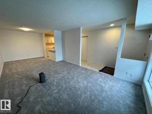 23 3111 142 Avenue, Edmonton, AB - Indoor Photo Showing Other Room