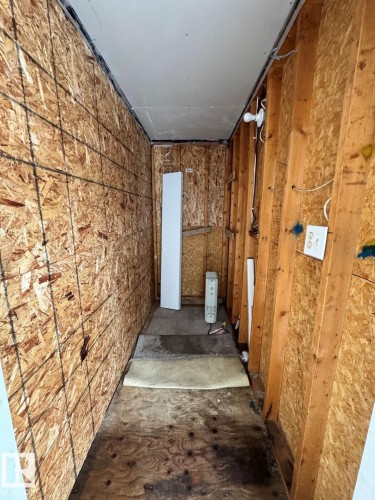23 3111 142 Avenue, Edmonton, AB - Indoor Photo Showing Other Room