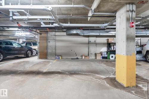 506 10046 110 Street, Edmonton, AB - Indoor Photo Showing Garage