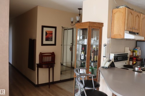 #206 9028 Jasper Ave Nw, Edmonton, AB - Indoor