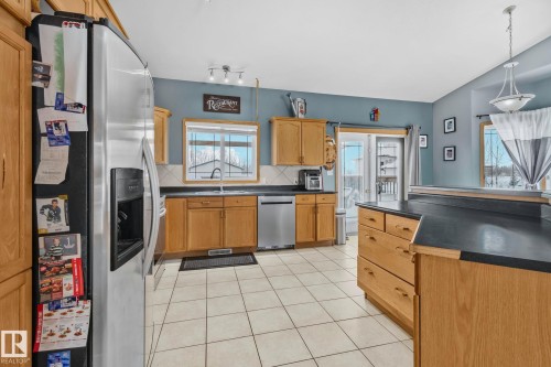 16 53122 Range Road 14, Rural Parkland County, AB - Indoor Photo Showing Kitchen With Stainless Steel Kitchen With Double Sink