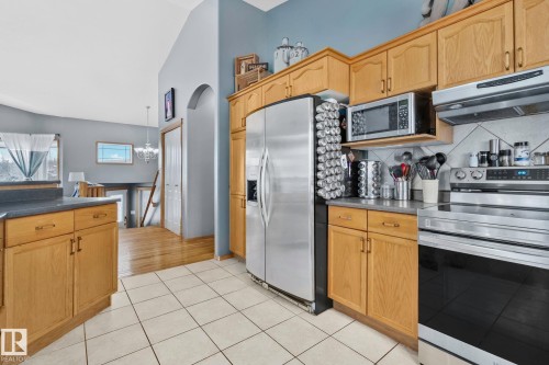 16 53122 Range Road 14, Rural Parkland County, AB - Indoor Photo Showing Kitchen