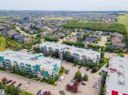 Bird's eye view of apartment complex - 