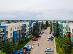 Bird's eye view of apartment complex - 