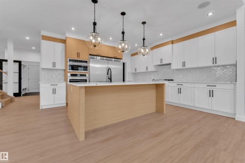 27 Eldridge Point(E), St. Albert, AB - Indoor Photo Showing Kitchen With Upgraded Kitchen