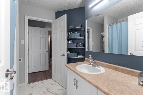 1927 6 Street, Cold Lake, AB - Indoor Photo Showing Bathroom