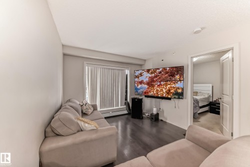 344 Windermere Road, Edmonton, AB - Indoor Photo Showing Living Room