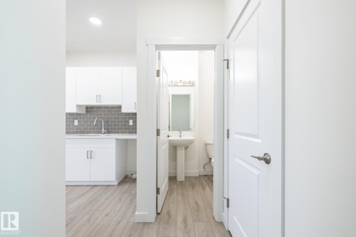 25 7110 Keswick Common, Edmonton, AB - Indoor