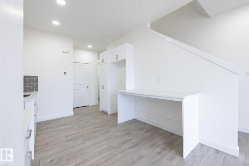 25 7110 Keswick Common, Edmonton, AB - Indoor Photo Showing Other Room