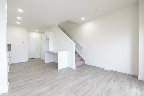 25 7110 Keswick Common, Edmonton, AB - Indoor Photo Showing Other Room