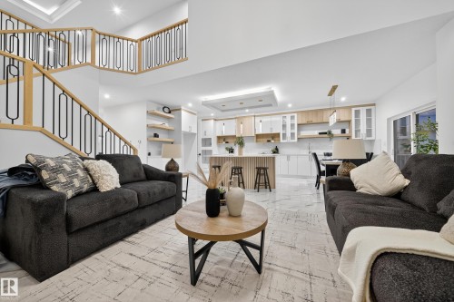 715 166 Avenue, Edmonton, AB - Indoor Photo Showing Living Room