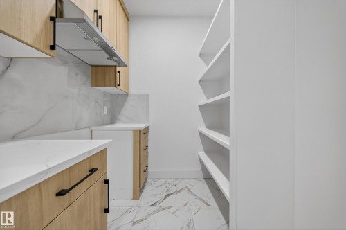 715 166 Avenue, Edmonton, AB - Indoor Photo Showing Other Room