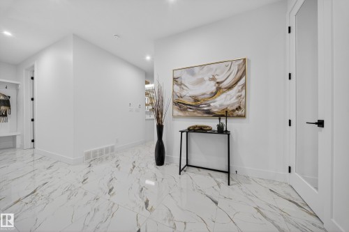 715 166 Avenue, Edmonton, AB - Indoor Photo Showing Other Room