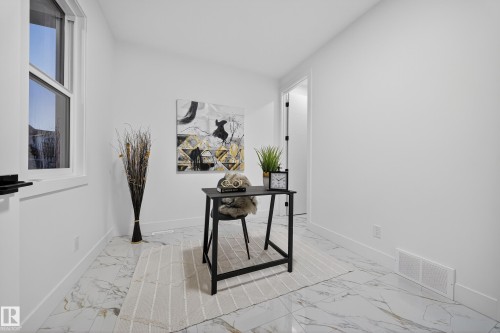 715 166 Avenue, Edmonton, AB - Indoor Photo Showing Other Room