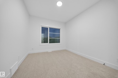 715 166 Avenue, Edmonton, AB - Indoor Photo Showing Other Room