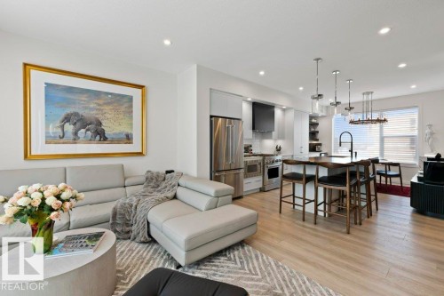 58 5 Rondeau Drive, St. Albert, AB - Indoor Photo Showing Living Room