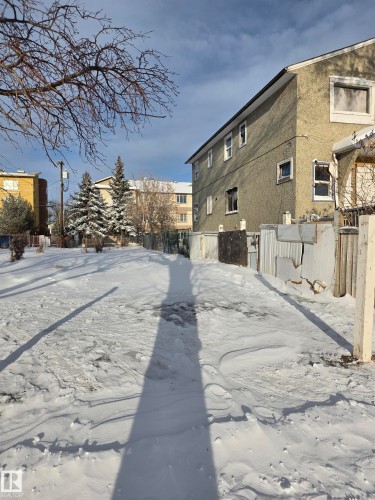 9626 105A Avenue, Edmonton, AB 