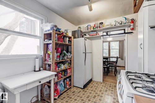 11559 80 Avenue, Edmonton, AB - Indoor