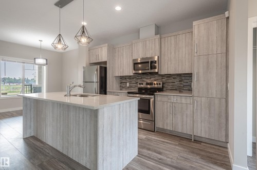 207 Griesbach Road, Edmonton, AB - Indoor Photo Showing Kitchen With Upgraded Kitchen