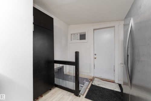 12018 95 Street, Edmonton, AB - Indoor Photo Showing Other Room