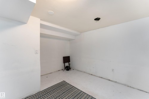12018 95 Street, Edmonton, AB - Indoor Photo Showing Other Room