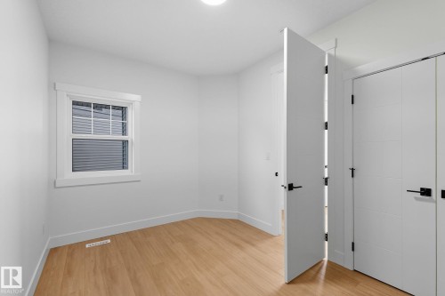 1133 Gyrfalcon Crescent, Edmonton, AB - Indoor Photo Showing Other Room