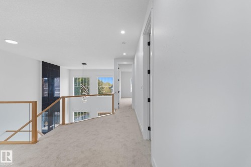 1133 Gyrfalcon Crescent, Edmonton, AB - Indoor Photo Showing Other Room