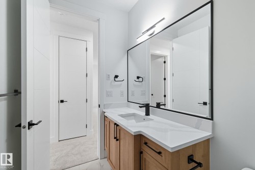 1133 Gyrfalcon Crescent, Edmonton, AB - Indoor Photo Showing Other Room