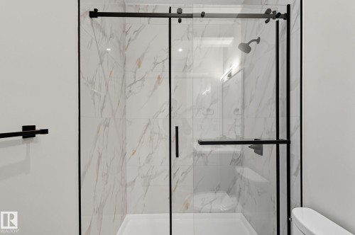 1133 Gyrfalcon Crescent, Edmonton, AB - Indoor Photo Showing Bathroom