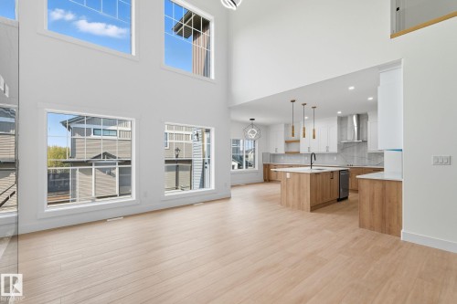 1133 Gyrfalcon Crescent, Edmonton, AB - Indoor