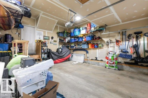 1182 Hays Drive, Edmonton, AB - Indoor Photo Showing Garage